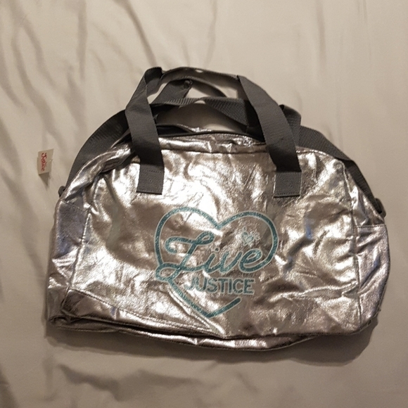 Justice silver duffle bag, New - Picture 1 of 6